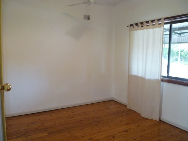 30 Freda Street, Picnic Point NSW 2213