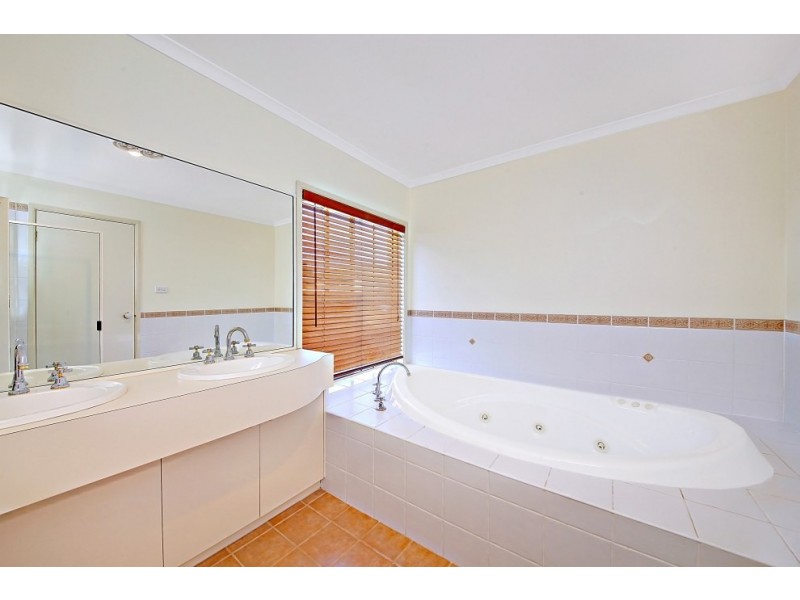 17 Pelorus Avenue, Voyager Point NSW 2172