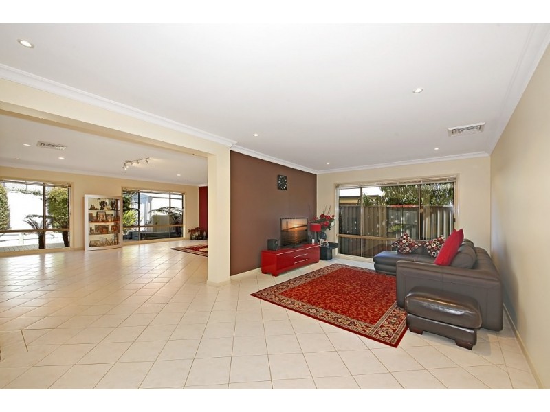 17 Pelorus Avenue, Voyager Point NSW 2172