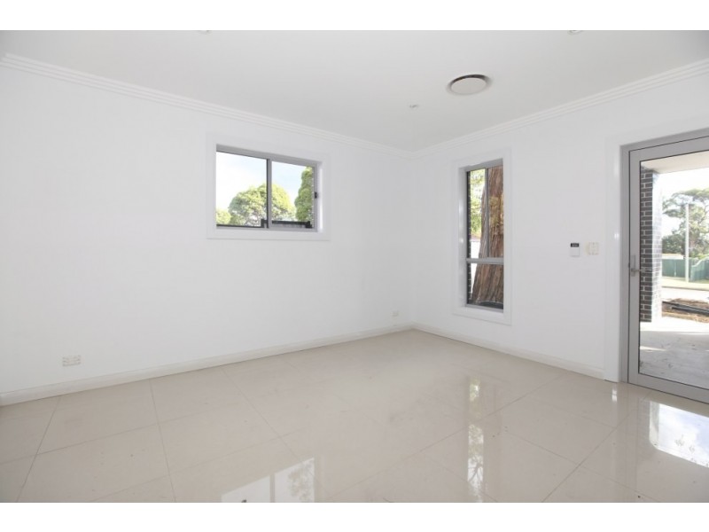 3a Mckevitte Avenue, East Hills NSW 2213