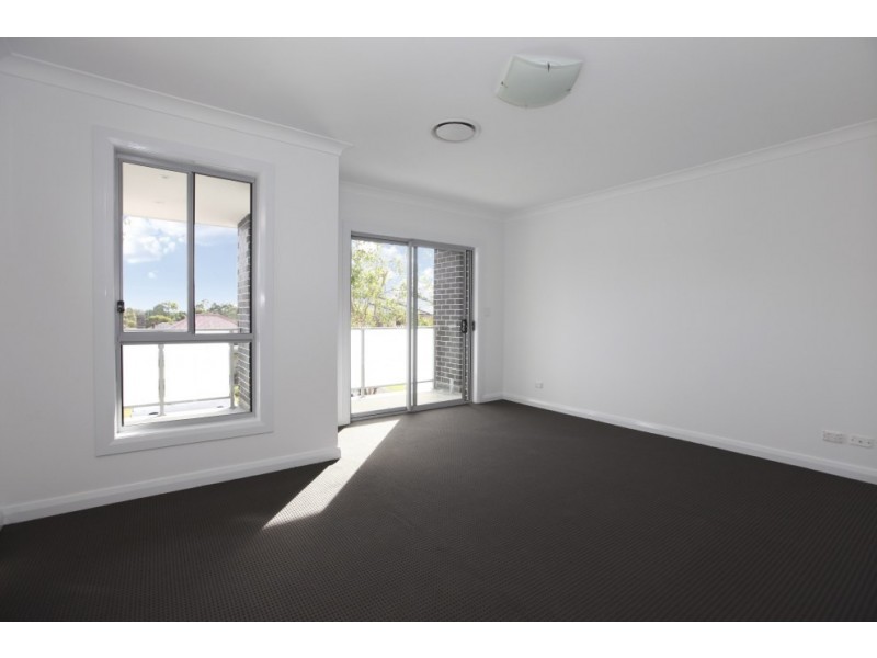 3a Mckevitte Avenue, East Hills NSW 2213