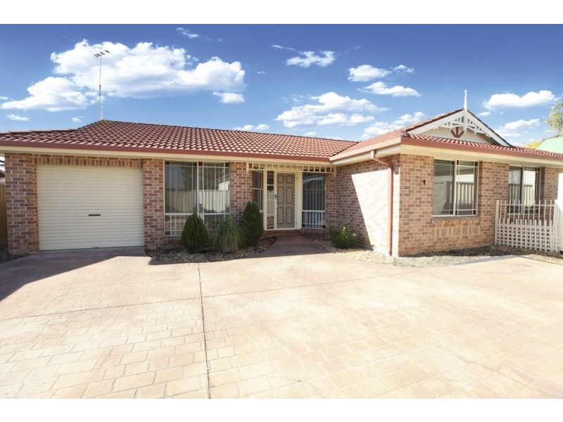 2/1 Wilson Street, Panania NSW 2213