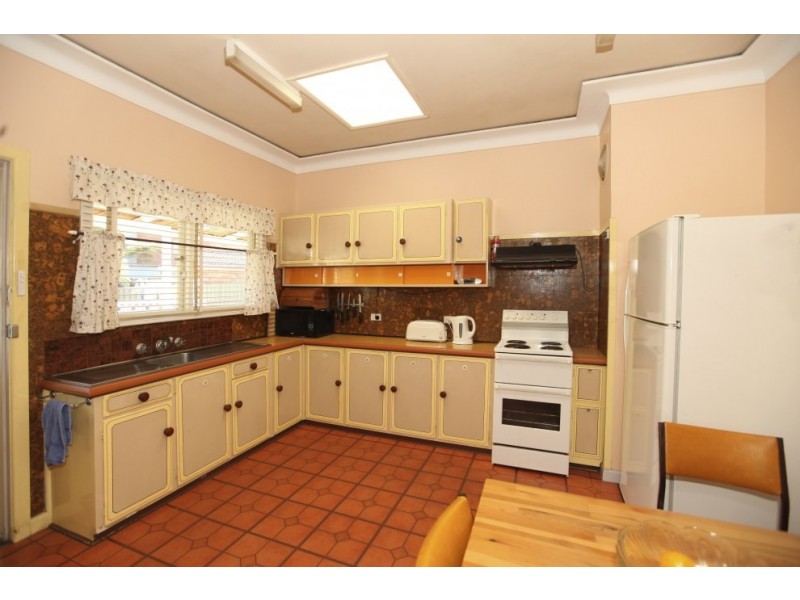 206 Lambeth Street, Picnic Point NSW 2213