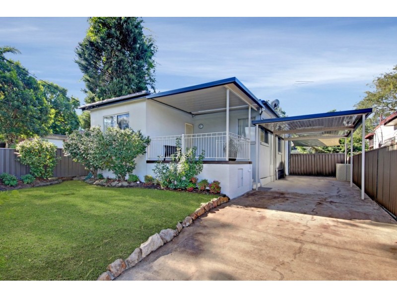 33 Harcourt Avenue, East Hills NSW 2213