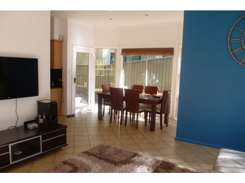 6 Carinya Road, Picnic Point NSW 2213