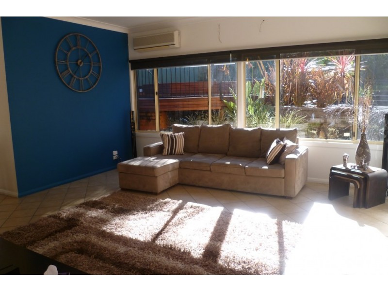 6 Carinya Road, Picnic Point NSW 2213
