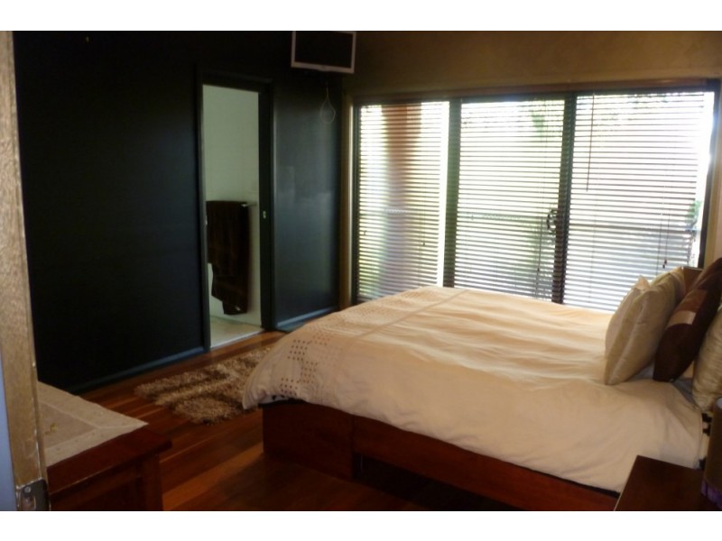 6 Carinya Road, Picnic Point NSW 2213