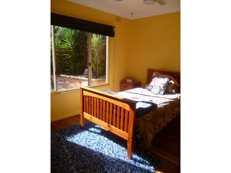 6 Carinya Road, Picnic Point NSW 2213