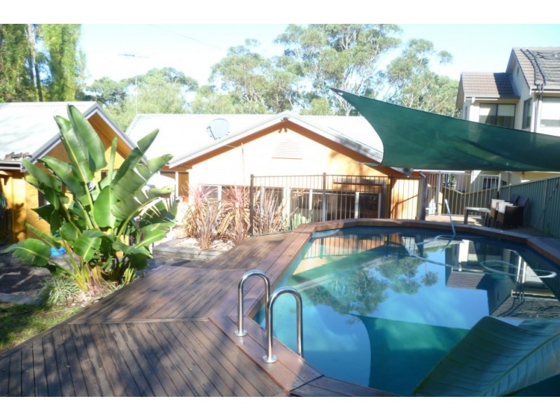 6 Carinya Road, Picnic Point NSW 2213