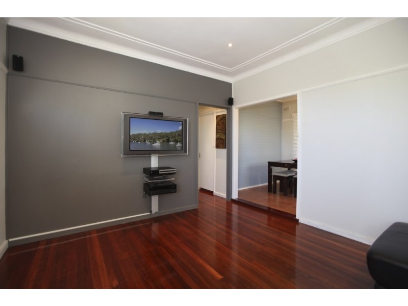 7 Matthews Avenue, East Hills NSW 2213