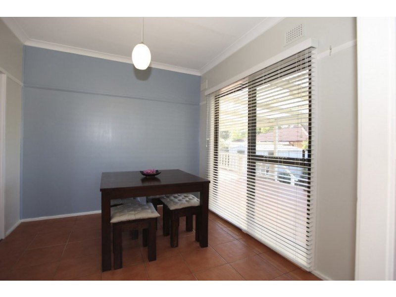 7 Matthews Avenue, East Hills NSW 2213