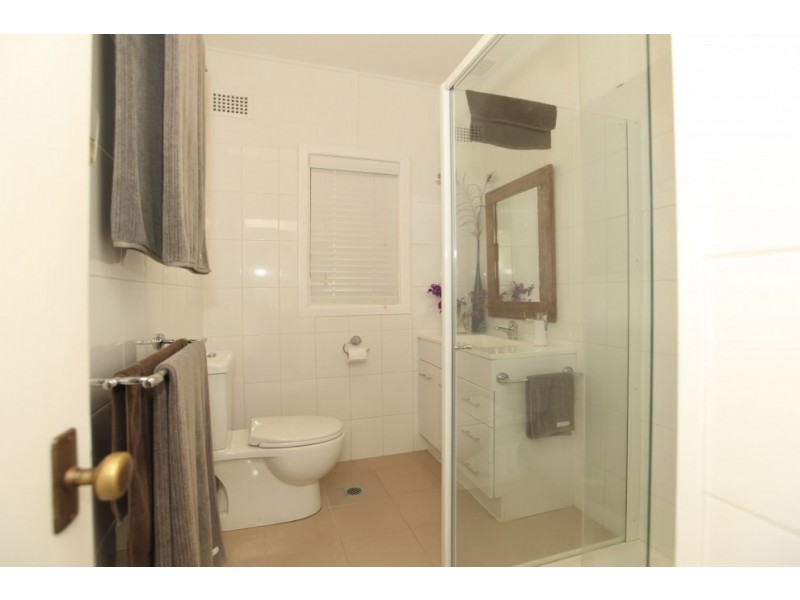 7 Matthews Avenue, East Hills NSW 2213