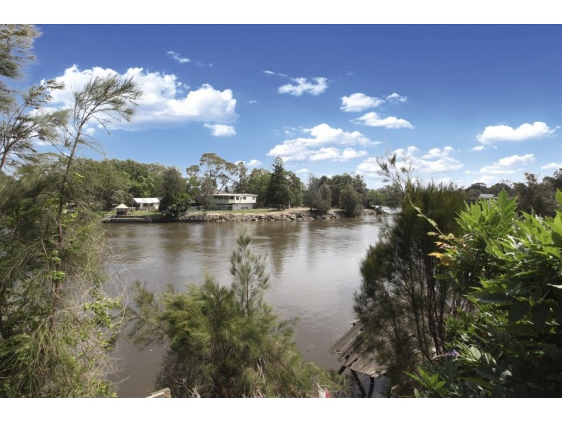 400 Henry Lawson Drive, Milperra NSW 2214