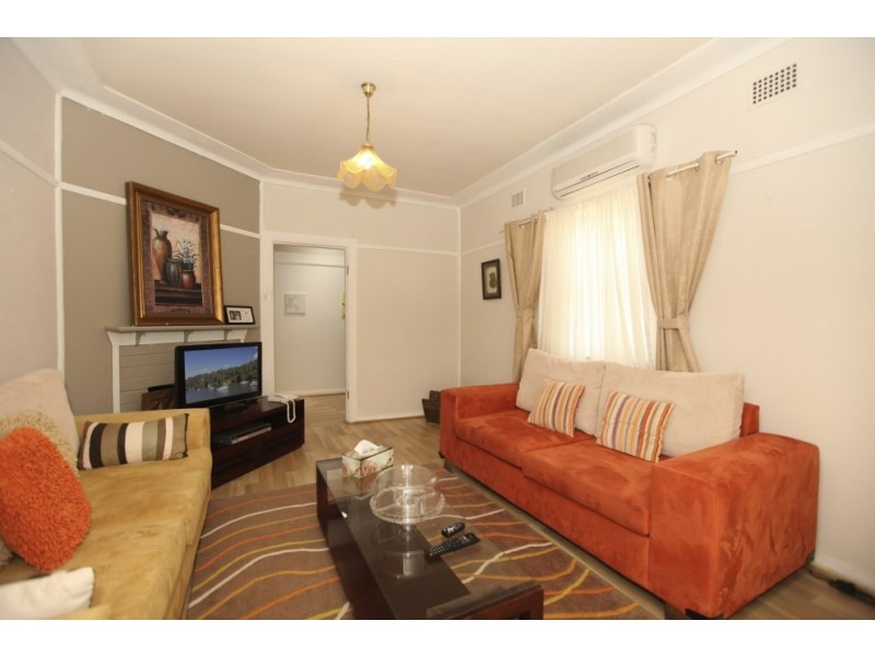 400 Henry Lawson Drive, Milperra NSW 2214