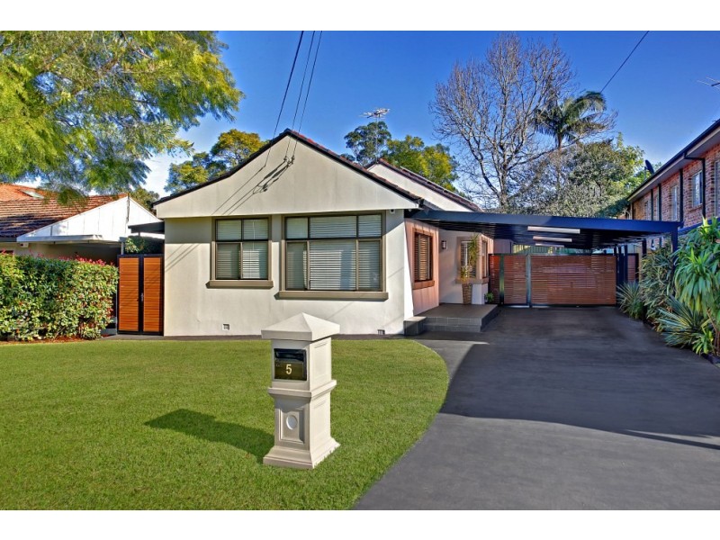 5 Austin Boulevard, Picnic Point NSW 2213