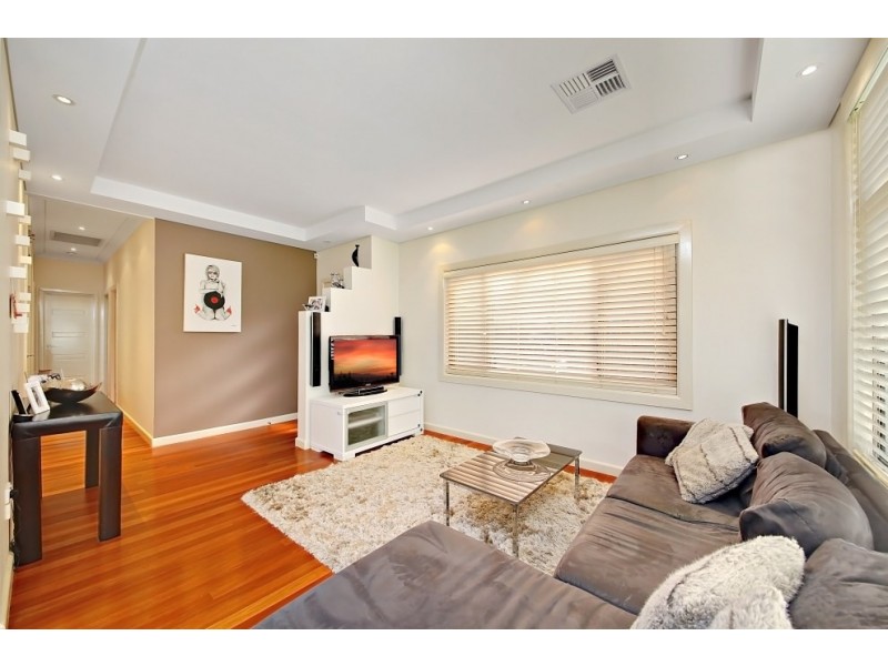 5 Austin Boulevard, Picnic Point NSW 2213