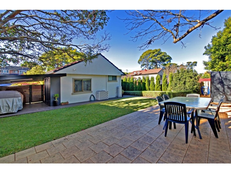 5 Austin Boulevard, Picnic Point NSW 2213
