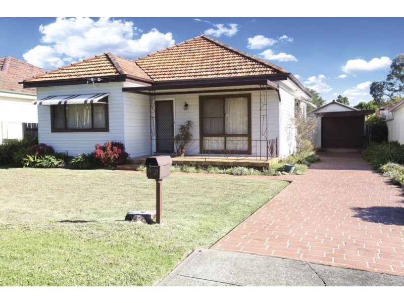 42 Laundess Avenue, Panania NSW 2213