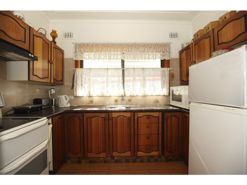 42 Laundess Avenue, Panania NSW 2213