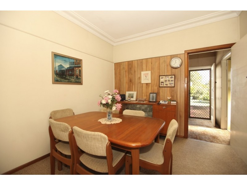 42 Laundess Avenue, Panania NSW 2213