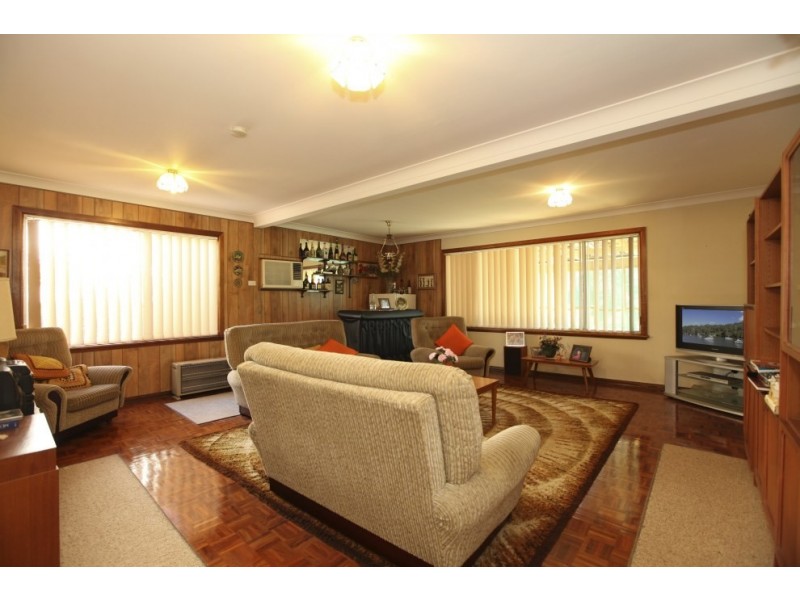 42 Laundess Avenue, Panania NSW 2213