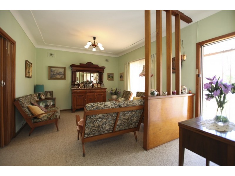 42 Laundess Avenue, Panania NSW 2213