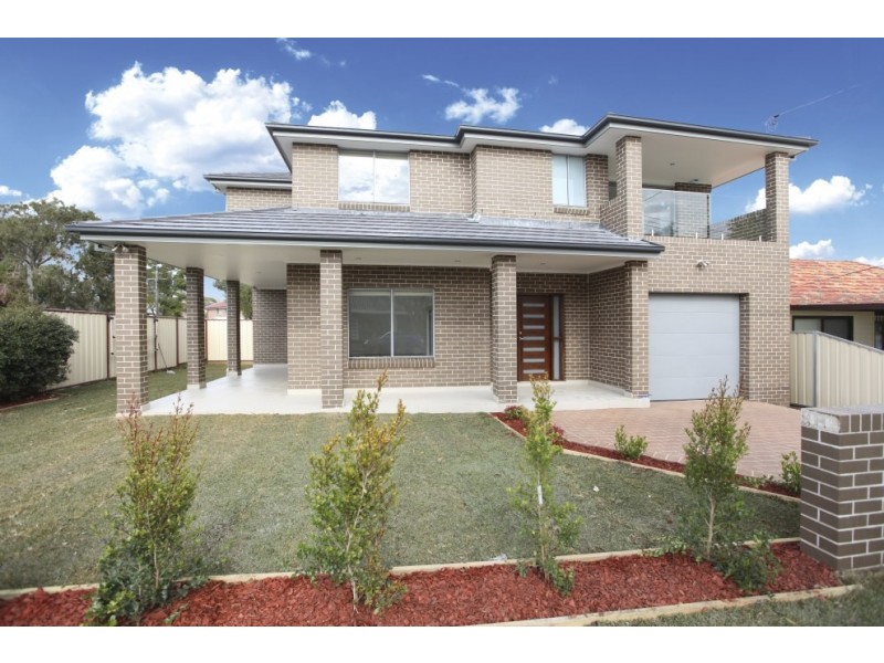 5 Blanc Avenue, East Hills NSW 2213