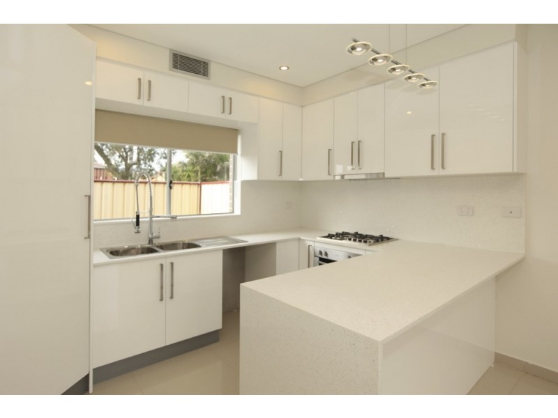 5 Blanc Avenue, East Hills NSW 2213