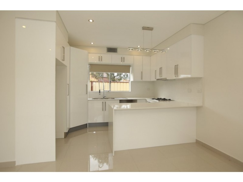 5 Blanc Avenue, East Hills NSW 2213