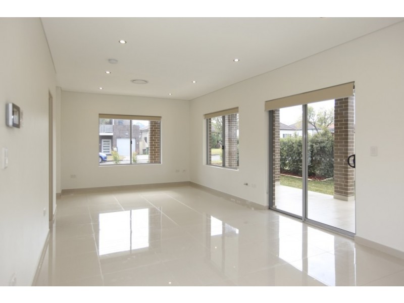 5 Blanc Avenue, East Hills NSW 2213