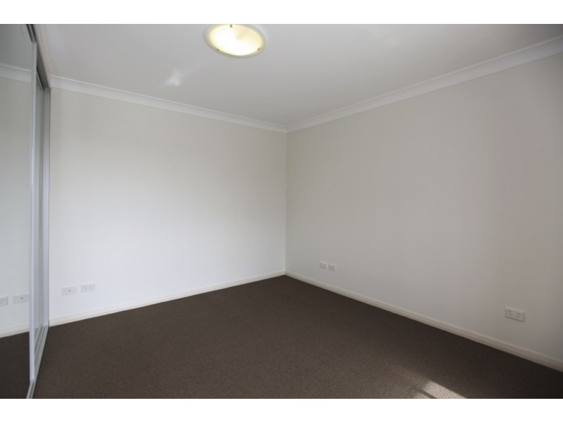 5 Blanc Avenue, East Hills NSW 2213