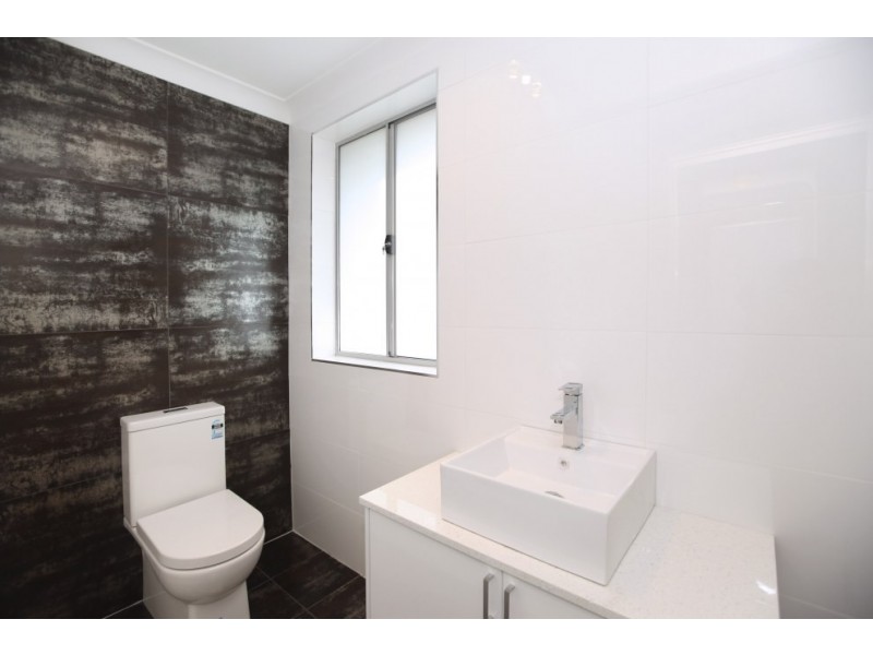 5 Blanc Avenue, East Hills NSW 2213