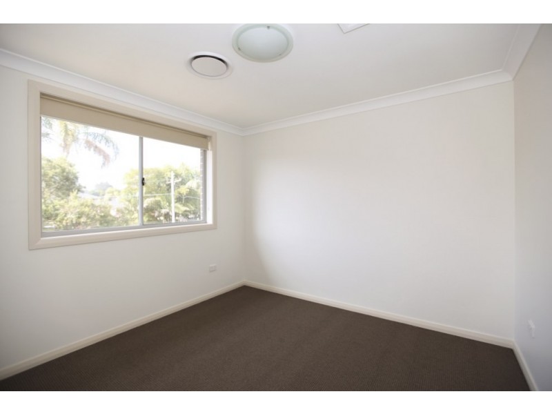 5 Blanc Avenue, East Hills NSW 2213