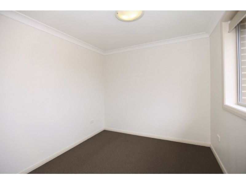 5 Blanc Avenue, East Hills NSW 2213