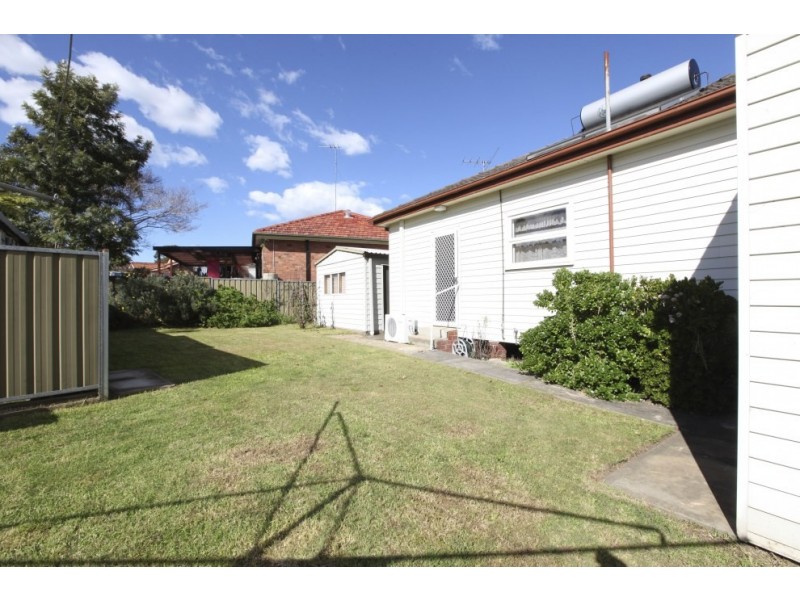 20 Ogilvie Street, East Hills NSW 2213