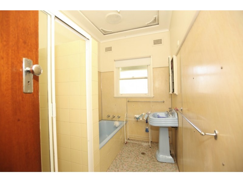 14 Gracemar Avenue, Panania NSW 2213