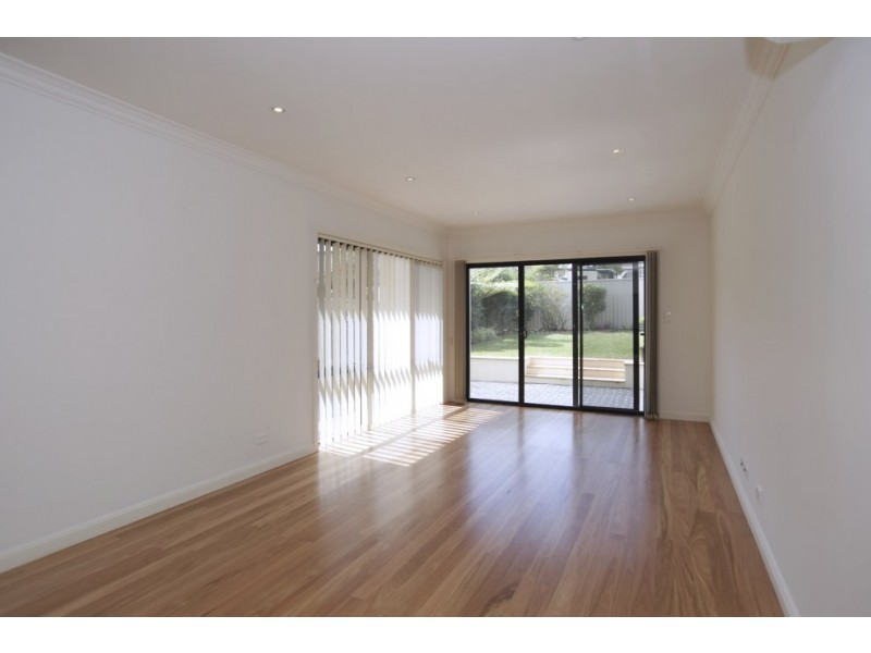 6 Austin Boulevard, Picnic Point NSW 2213