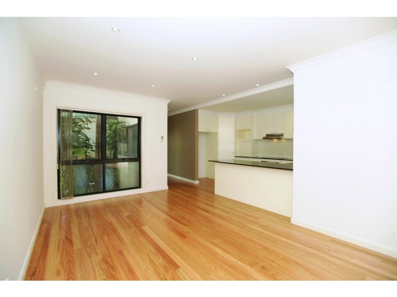 6 Austin Boulevard, Picnic Point NSW 2213