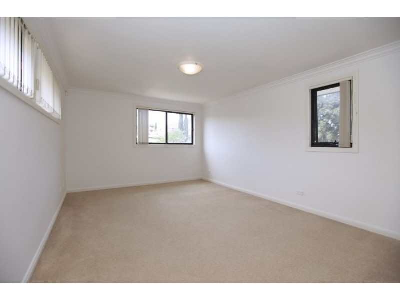 6 Austin Boulevard, Picnic Point NSW 2213