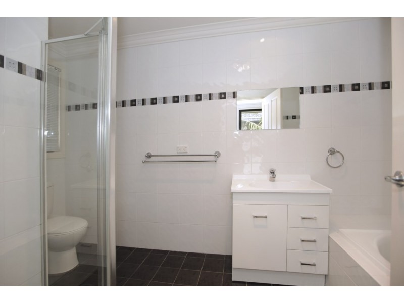 6 Austin Boulevard, Picnic Point NSW 2213