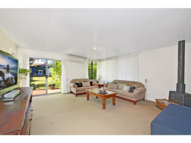 33 Harcourt Avenue, East Hills NSW 2213