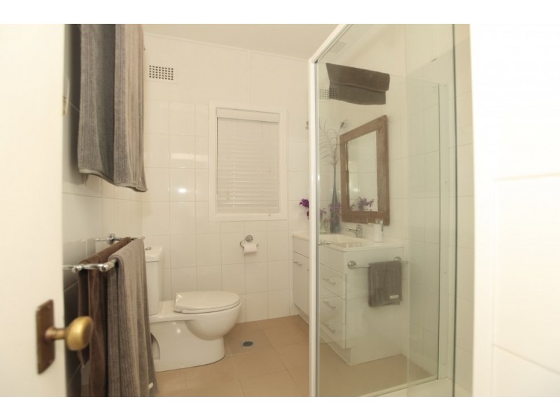 7 Matthews Avenue, East Hills NSW 2213