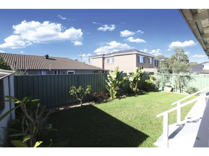 7 Matthews Avenue, East Hills NSW 2213