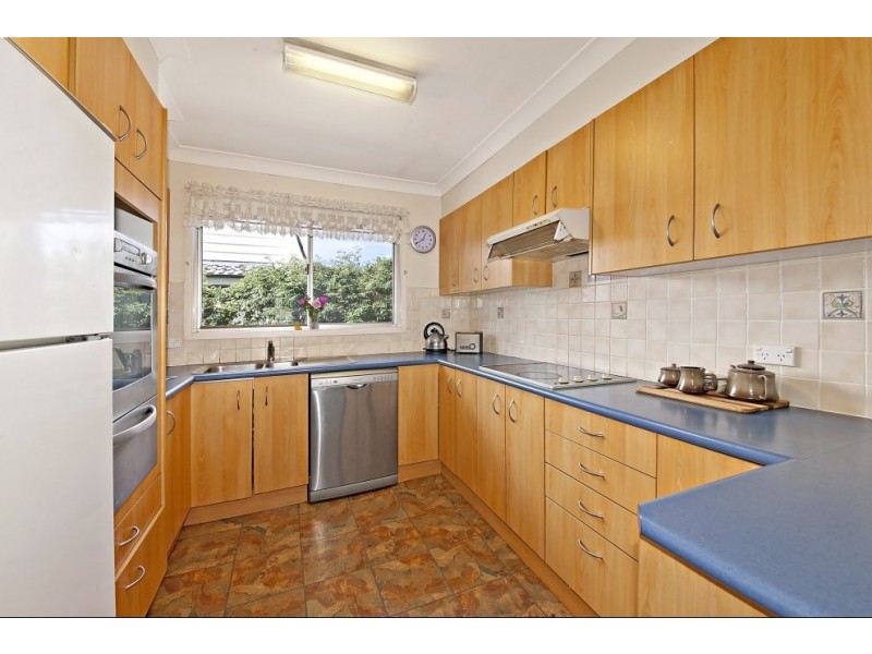 27 Seidel Avenue, Picnic Point NSW 2213