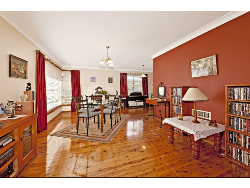 27 Seidel Avenue, Picnic Point NSW 2213