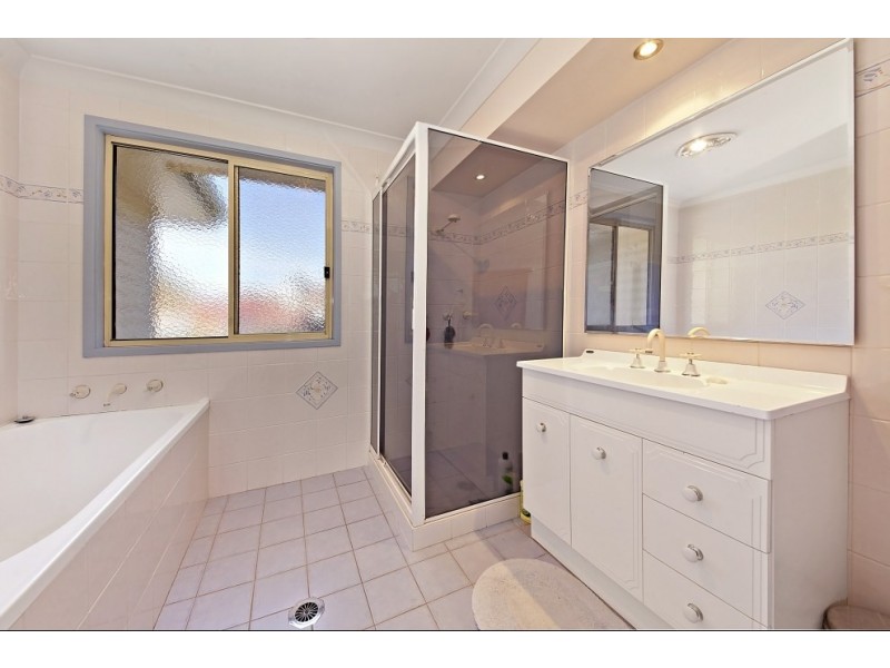 27 Seidel Avenue, Picnic Point NSW 2213