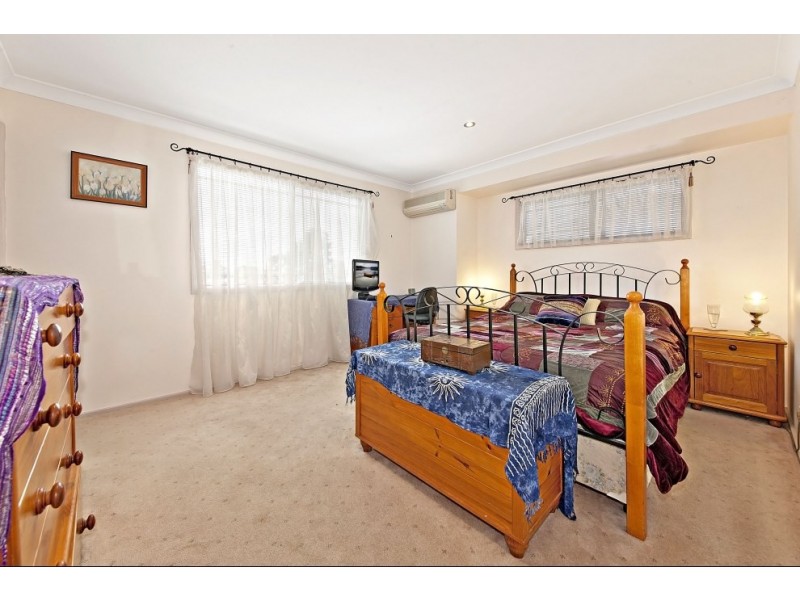 27 Seidel Avenue, Picnic Point NSW 2213