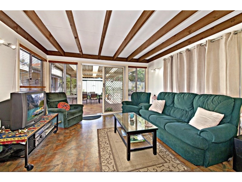 27 Seidel Avenue, Picnic Point NSW 2213