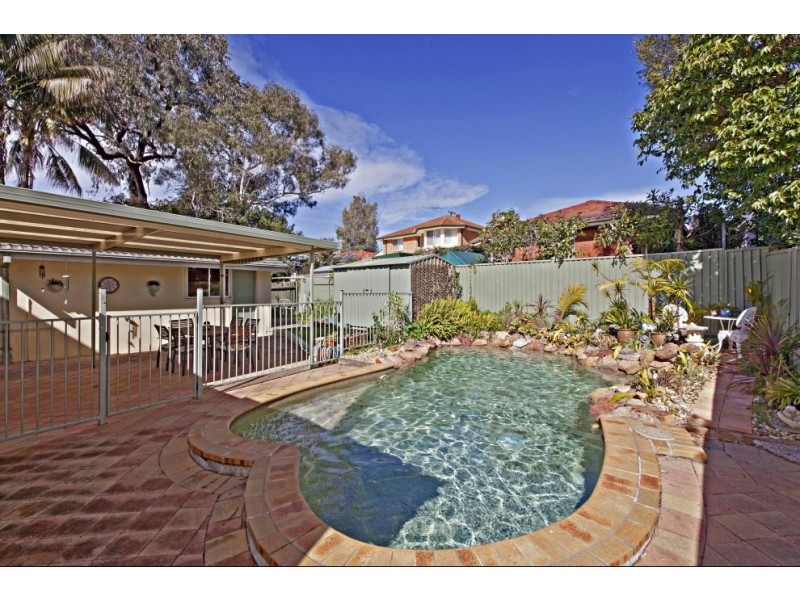 27 Seidel Avenue, Picnic Point NSW 2213