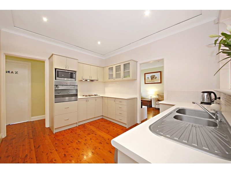 25 Thomas Street, Picnic Point NSW 2213